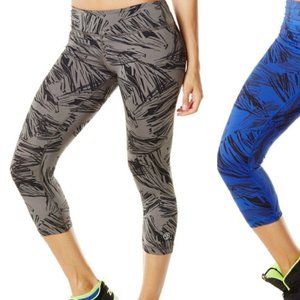Zumba Capri leggings Small NEW